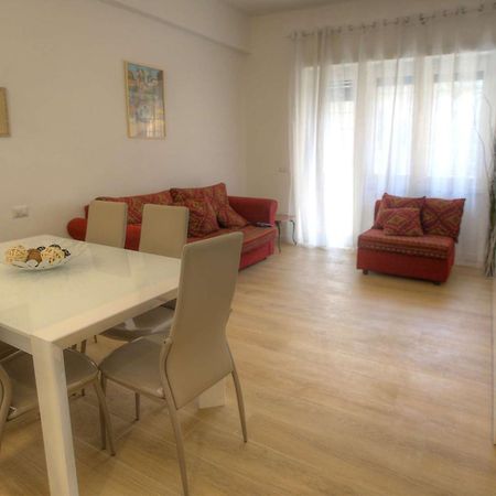 Holiday Aroma Apartment Exterior photo
